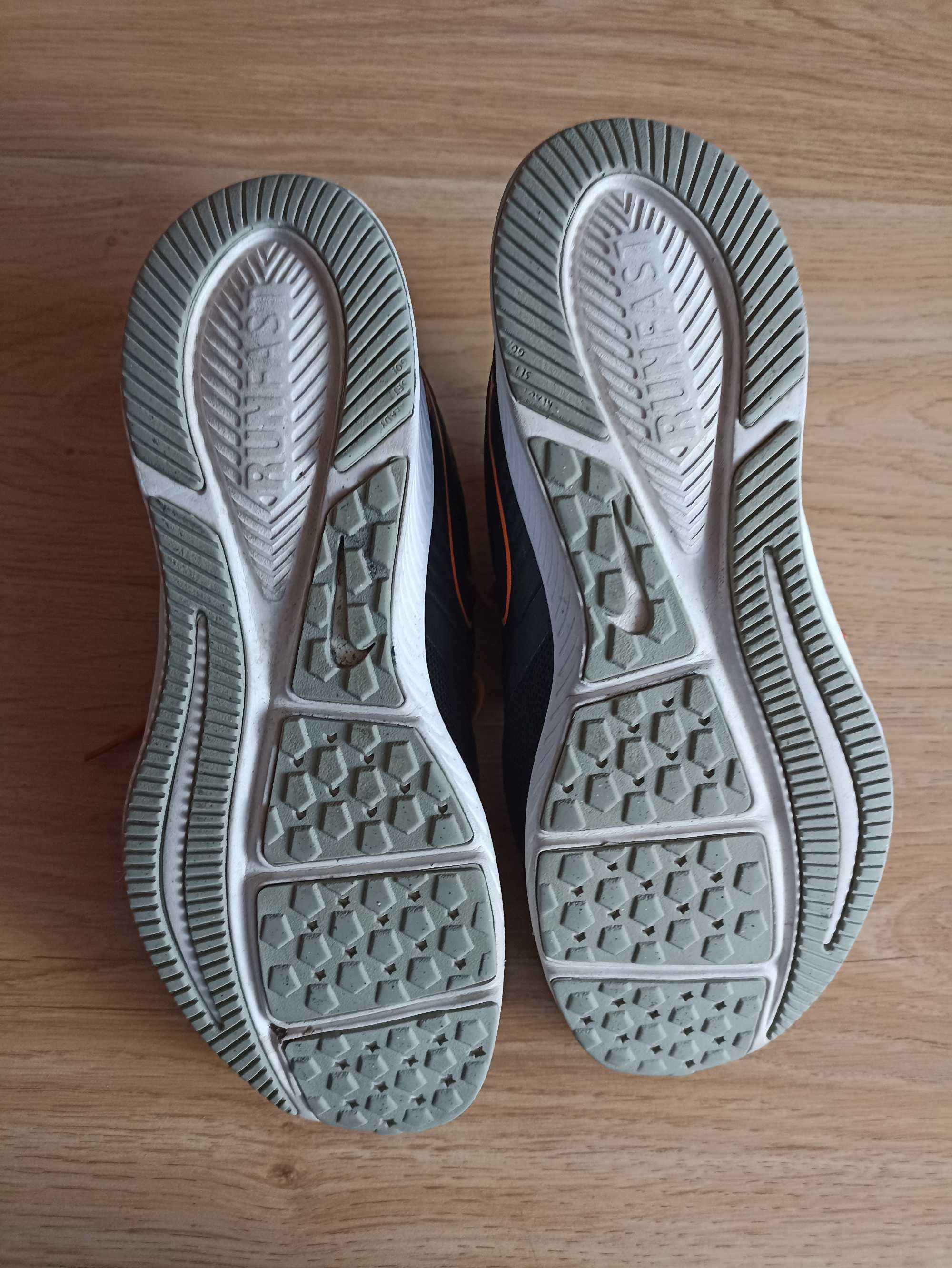 Buty sportowe NIKE