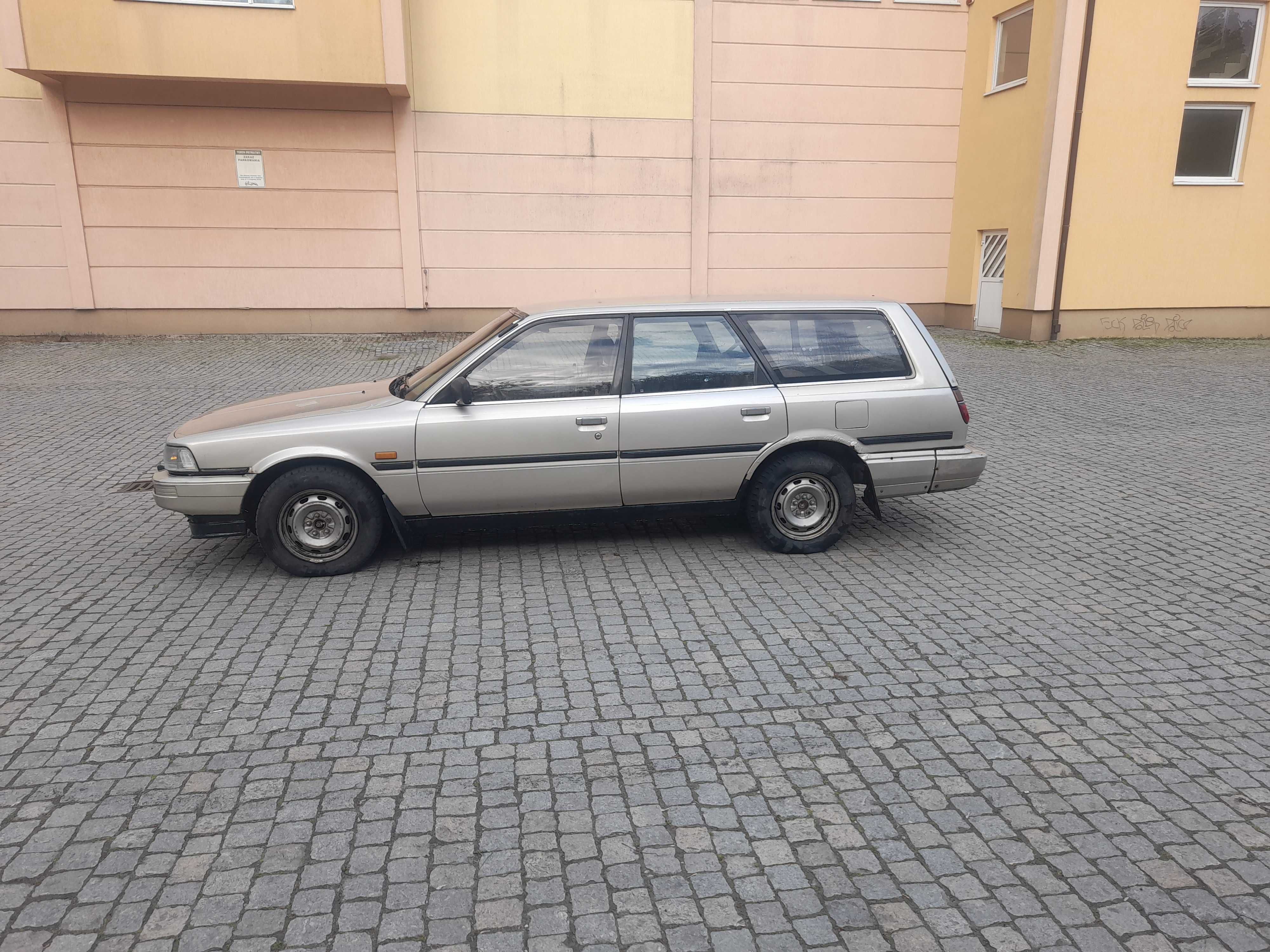 Toyota camry II 1987r