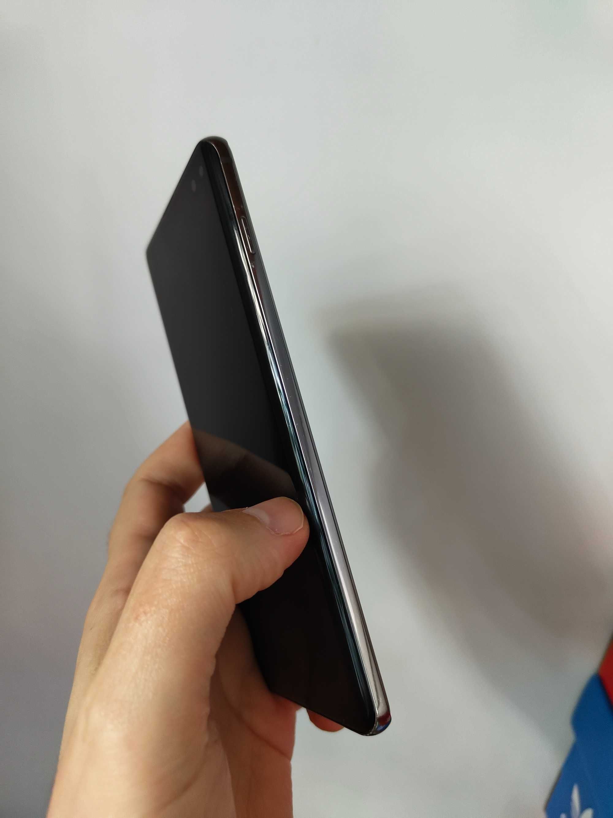 Samsung Galaxy s10+ SM-G9750 DS 8/128Gb Идеал