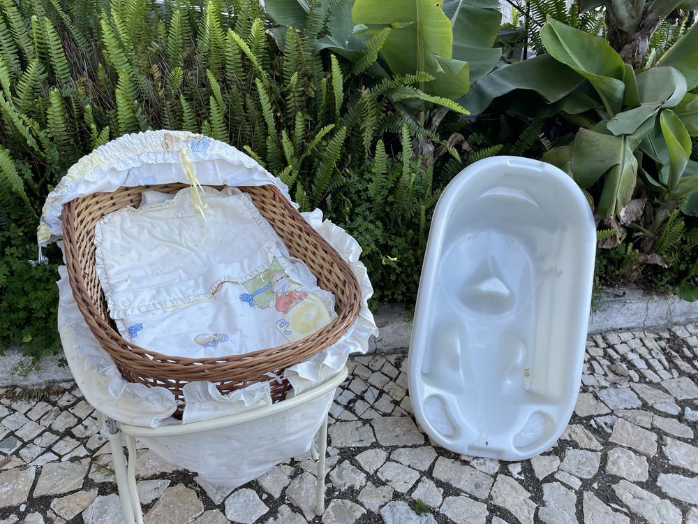Berço em Palhinha + Banheira incluída