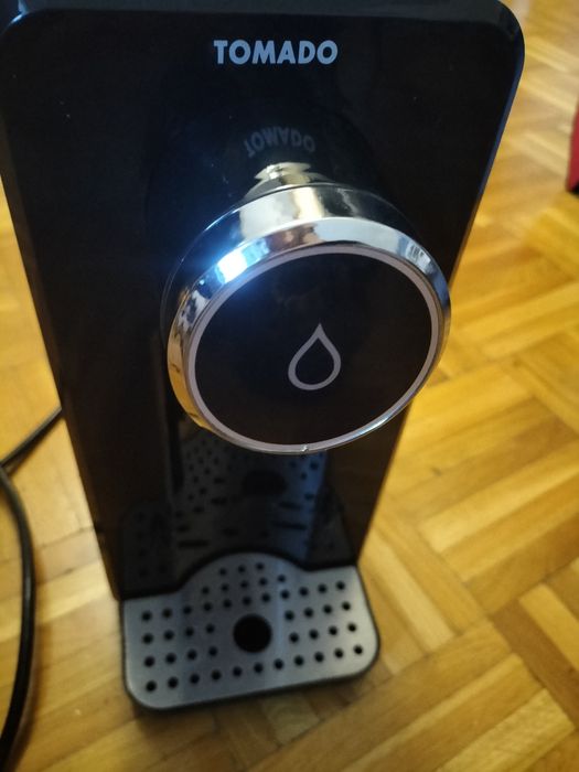 Dystrybutor gorącej wody TOMADO