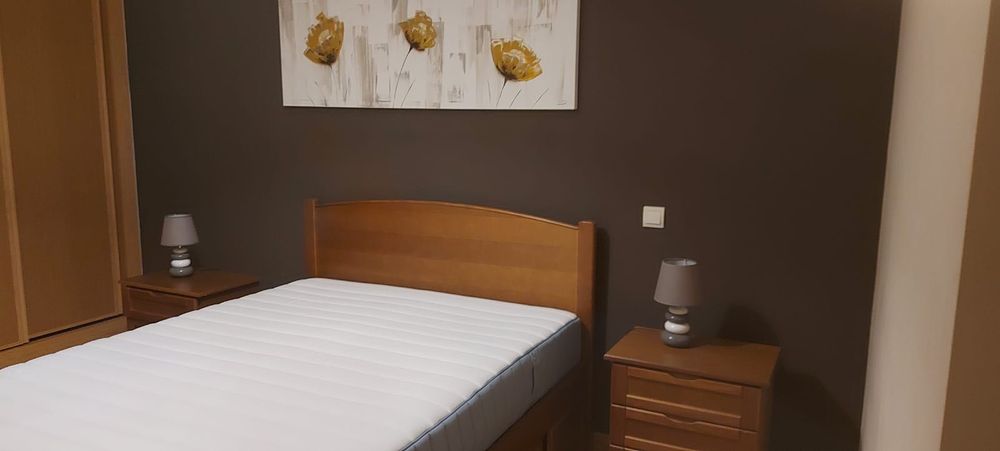 Quarto completo com cama 140x200, colchão e móveis