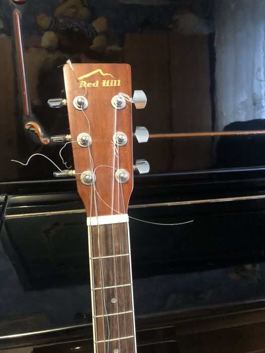 Акустична гітара Red Hill