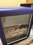 Mini lodówka do napojów Klarstein Poplife Retro 48 litrów Ballantines