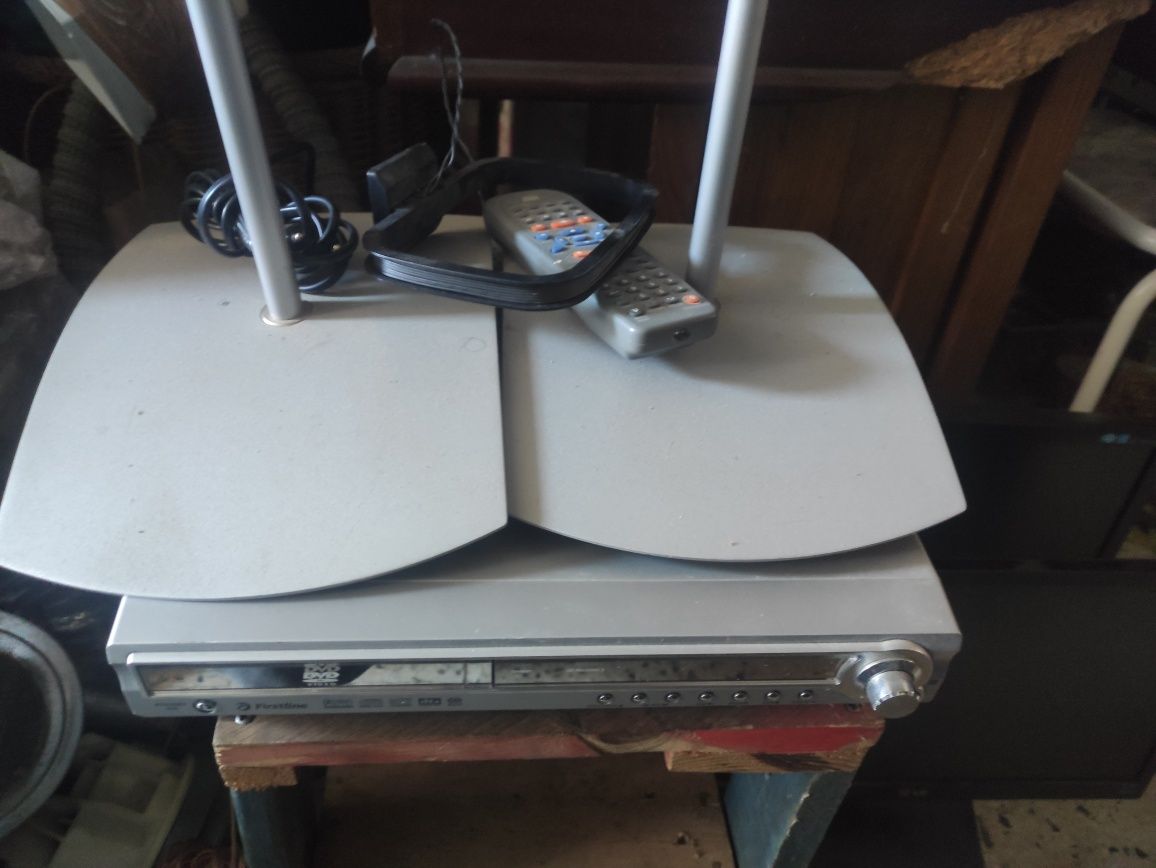 Sistema de som com 4 colunas mais subwoofer