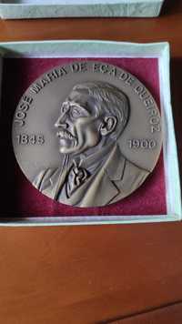 Medalha em bronze de José Maria de Eça de Queiroz