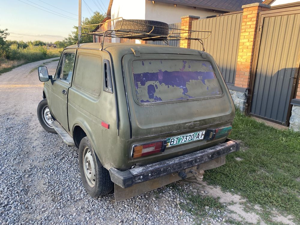 ВАЗ 2121 Ніва, на повному ходу