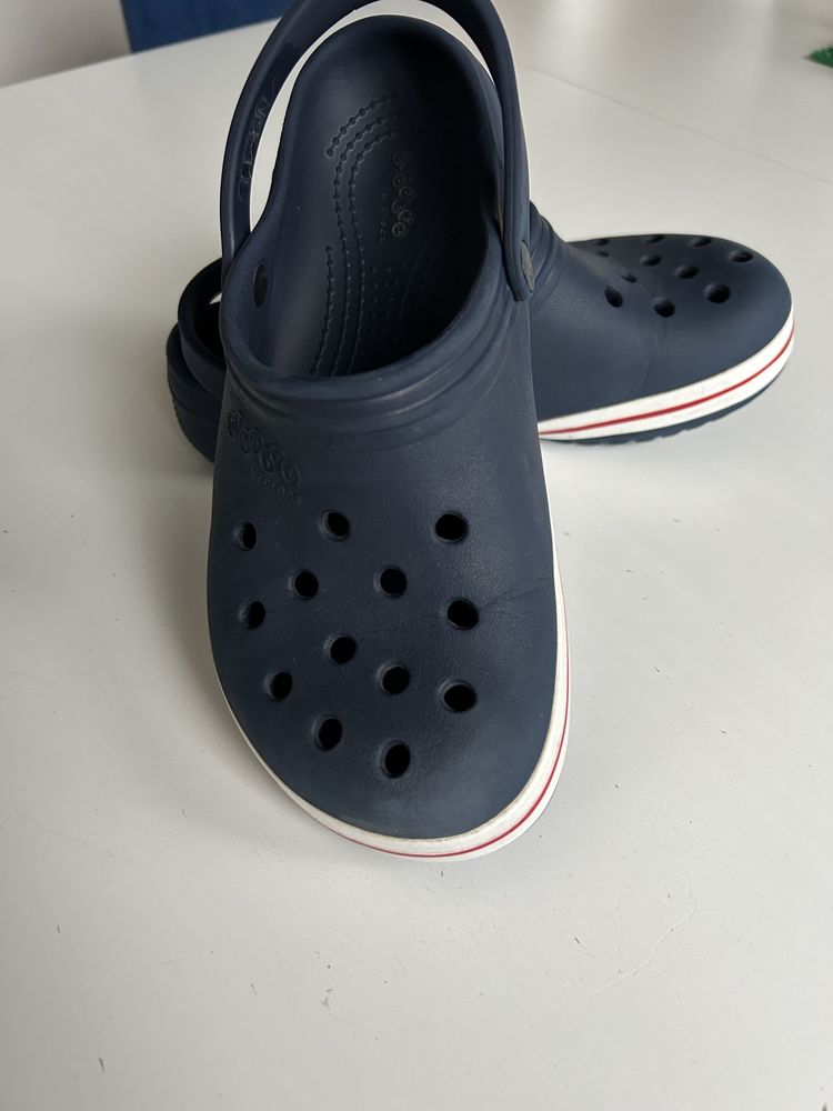 Crocs klapki sandaly j3