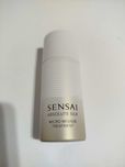 Sensai Absolute Silk Micro Mousse 
Odmładzająca essencja do twarzy.
