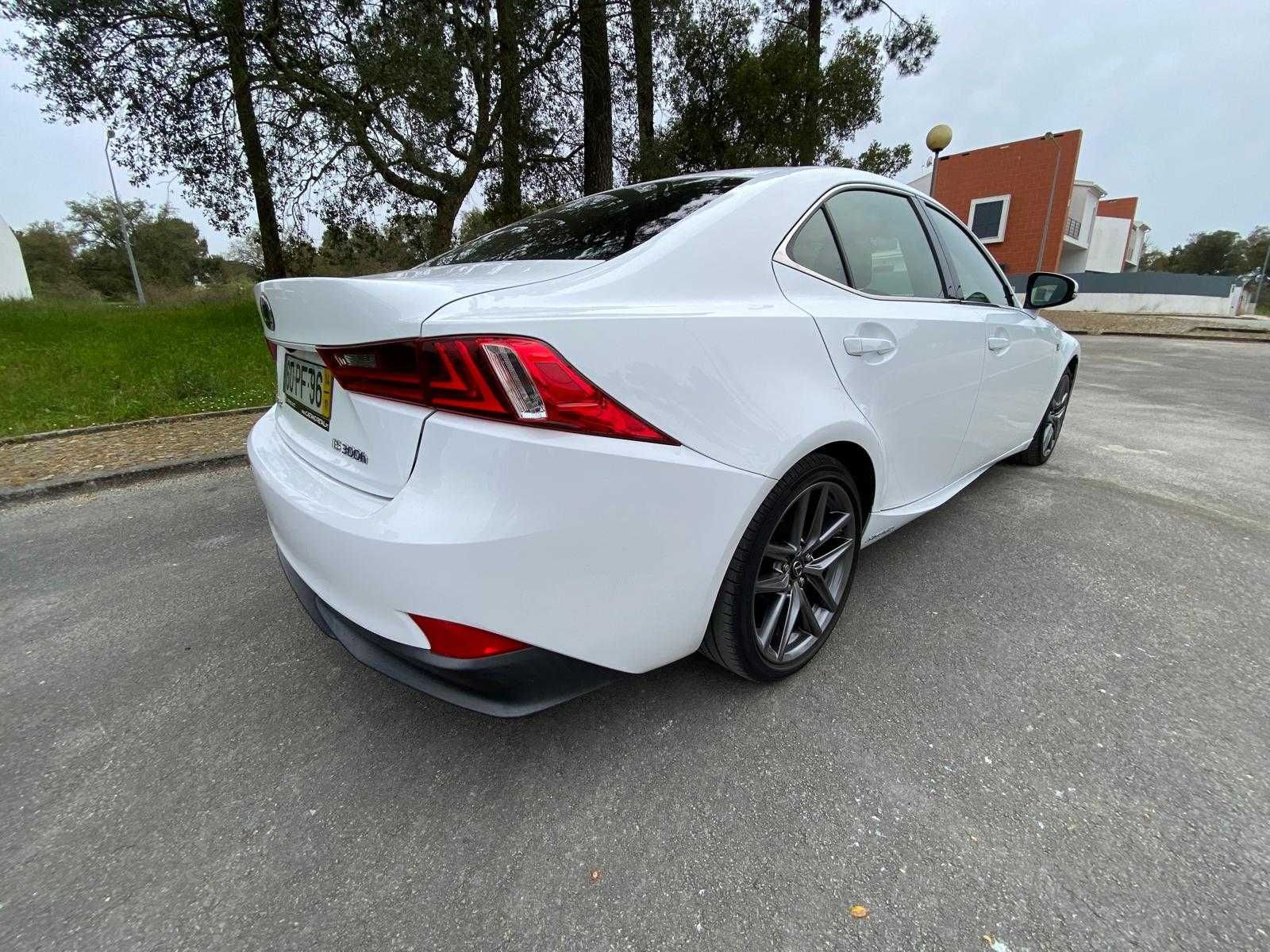 Lexus IS300h F Sport