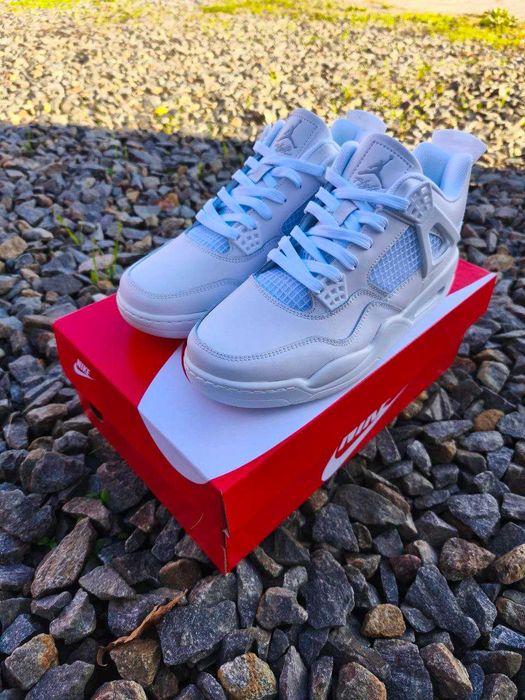 Кросівки підліткові Nike Jordan 4 Retro демісезонні розпродаж