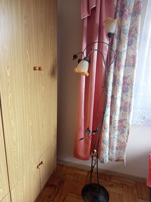 Lampa stojąca wysoka