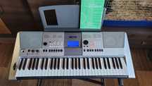 Yamaha PSR-E413.
