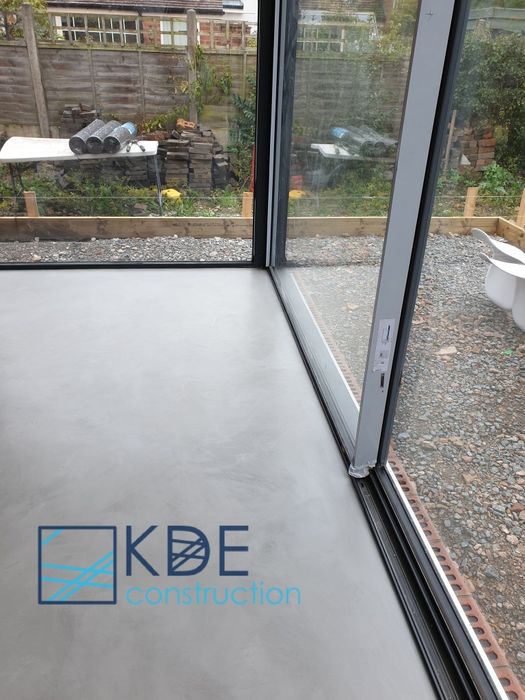 Mikrocementy, posadzki z mikrocementu, mikrobeton, posadzki z zywicy