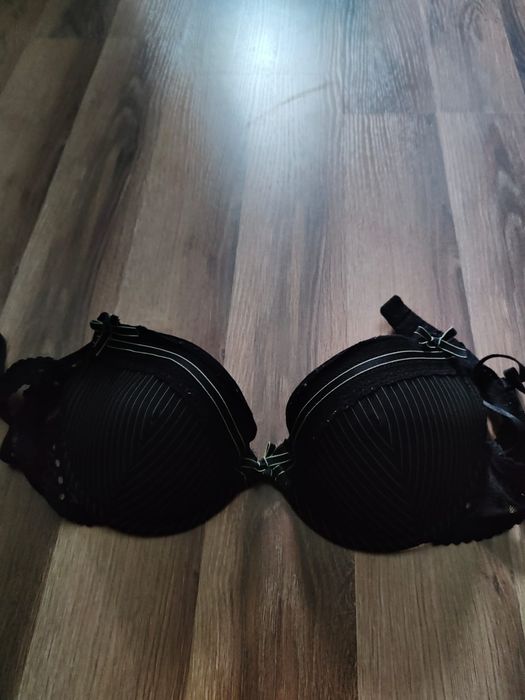 Uzywany biustonosz z H&M 75 C