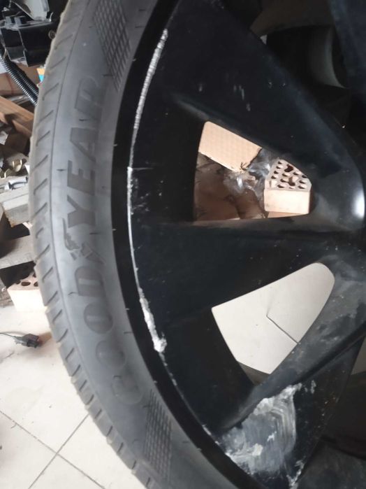 255  40   r20 шина tesla model Y   good year outside  пробег 10 т 1шт