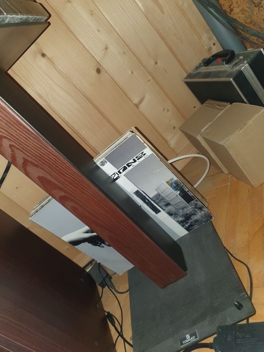 Standy podstawki do kolumn monitorów stojaki