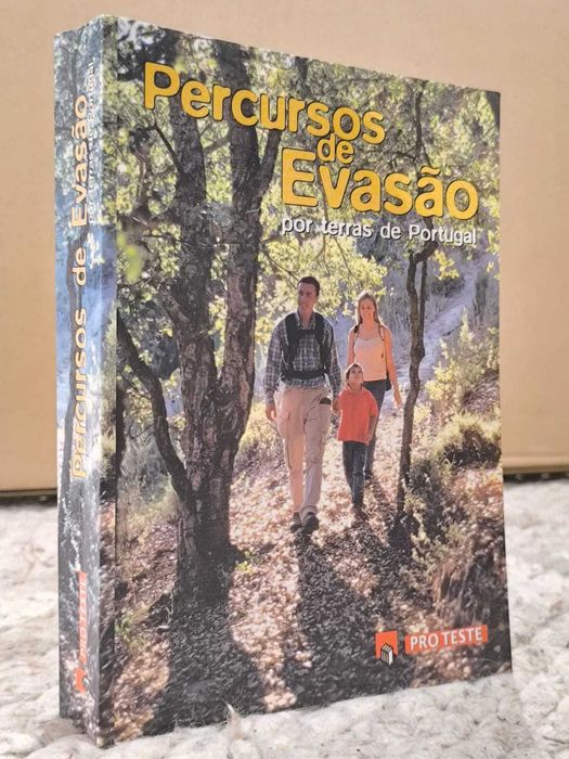 Livro "Percursos de Evasão por Terras de Portugal"