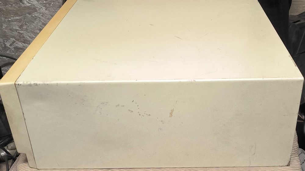 Obudowa z starego komputera