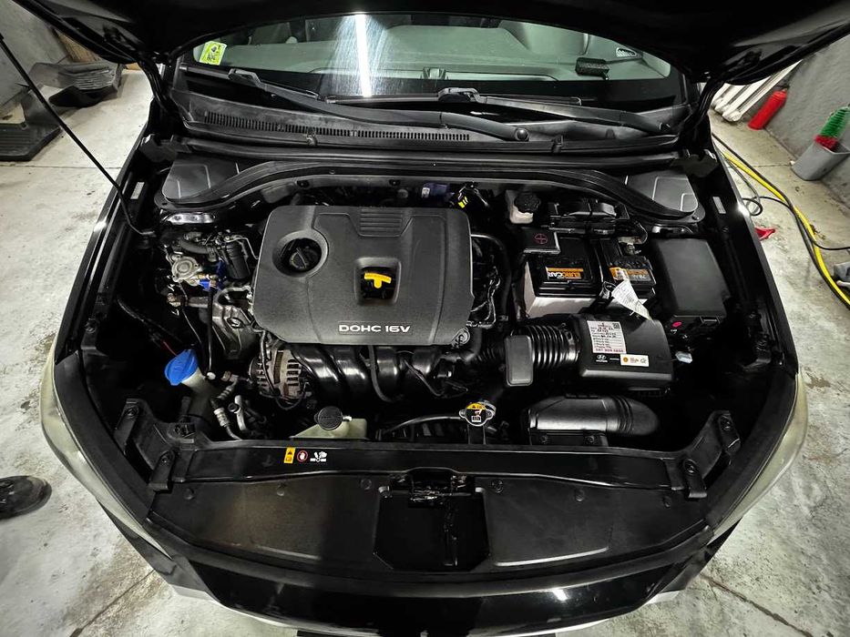 Hyundai Elantra 2.0 AT 2016 газ/бензин, автомат — без вкладень