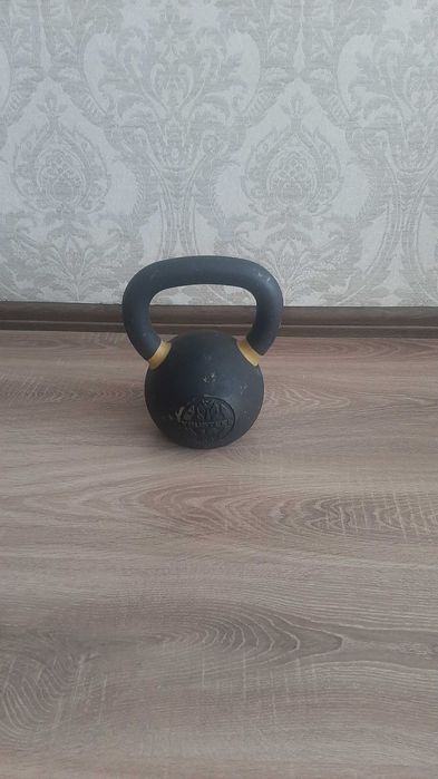 Гиря для кроссфита тренировочная.