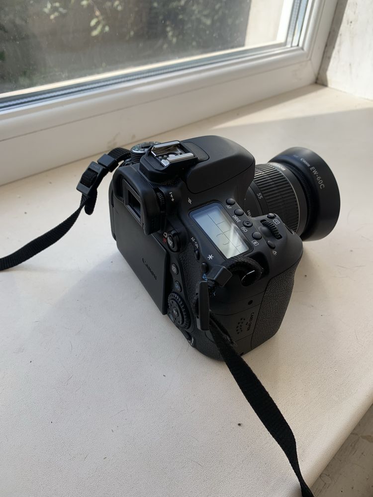 Продам профессиональный фотоаппарат Canon 80D!!!