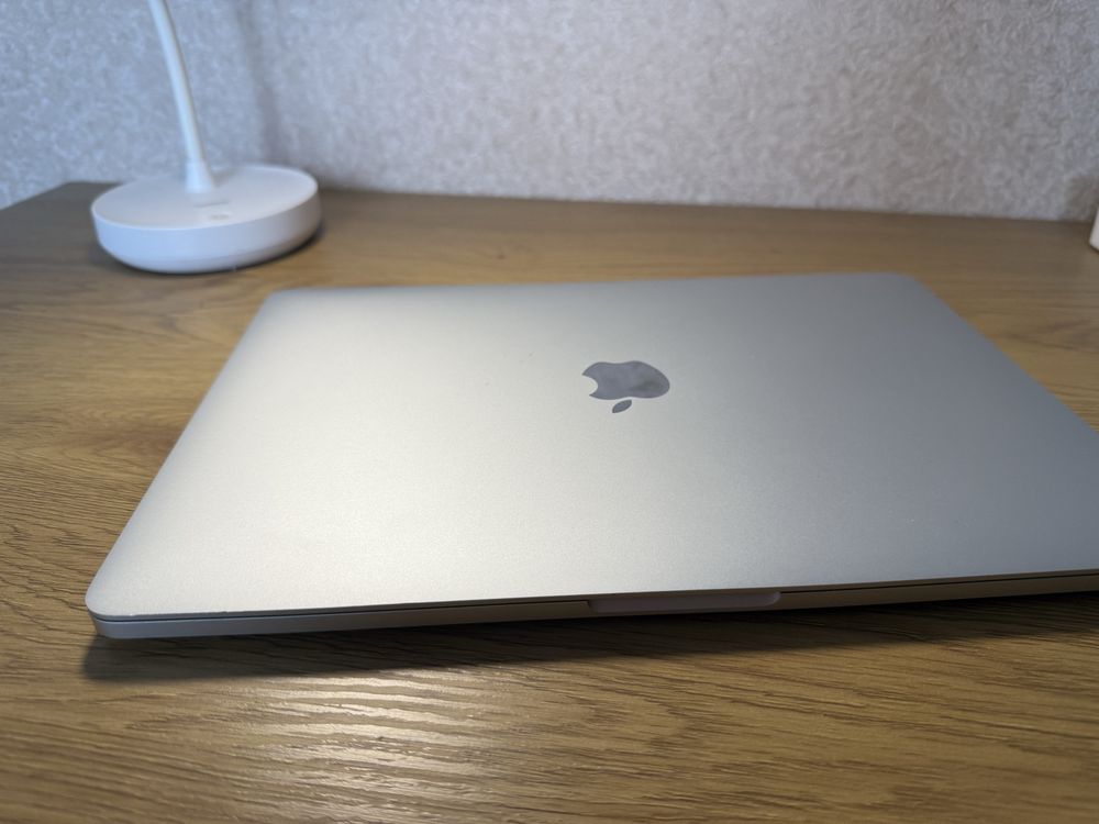 Macbook pro a1708 16 RAM i7 512GB SSD