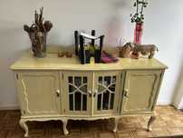 Aparador Cristaleira Vintage Creme.
