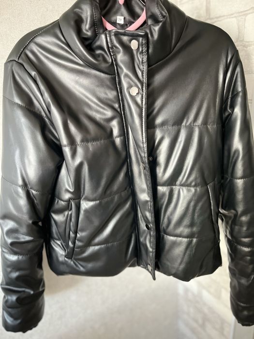 Куртка жіноча осінь, еко-шкіра, чорна