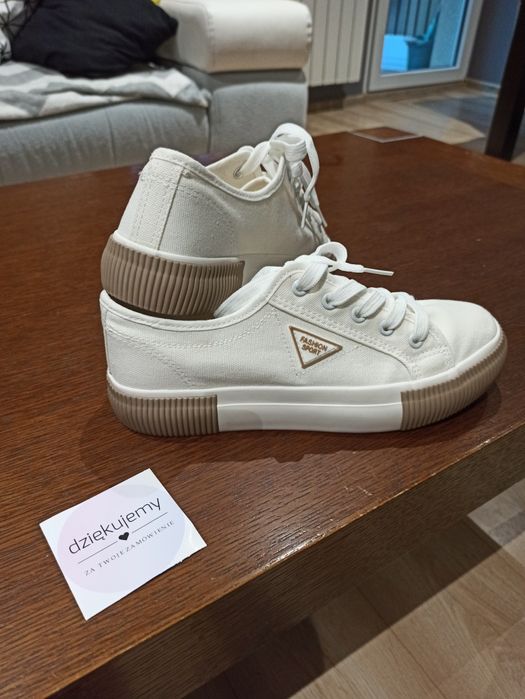 Damskie tenisówki marki Royalfashion