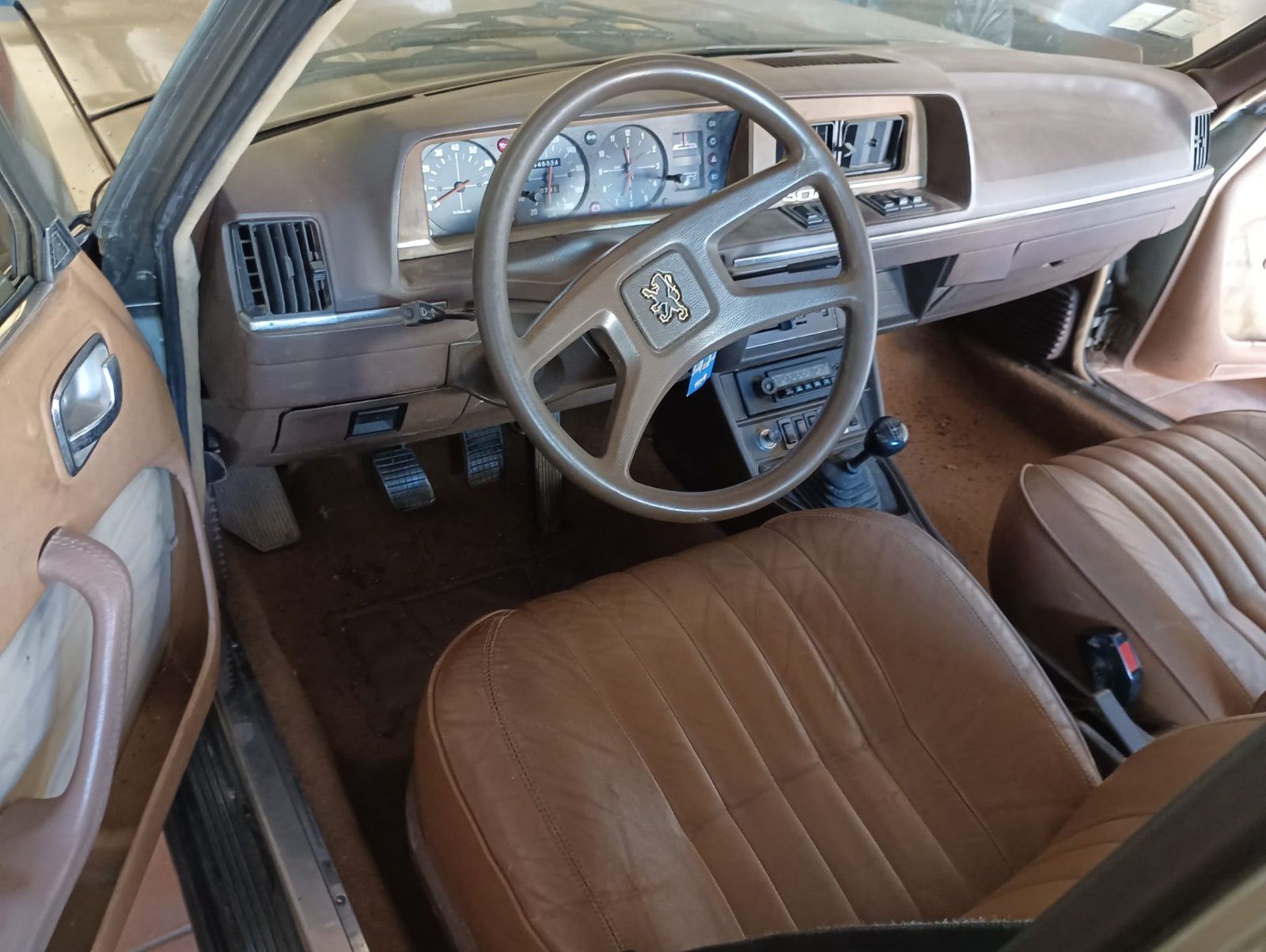 Clássico Peugeot 604 V6