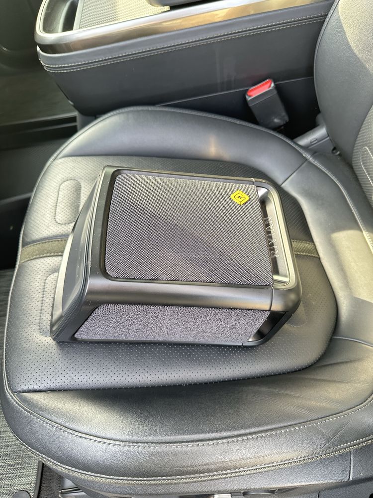 RIVIAN R1T Adventure