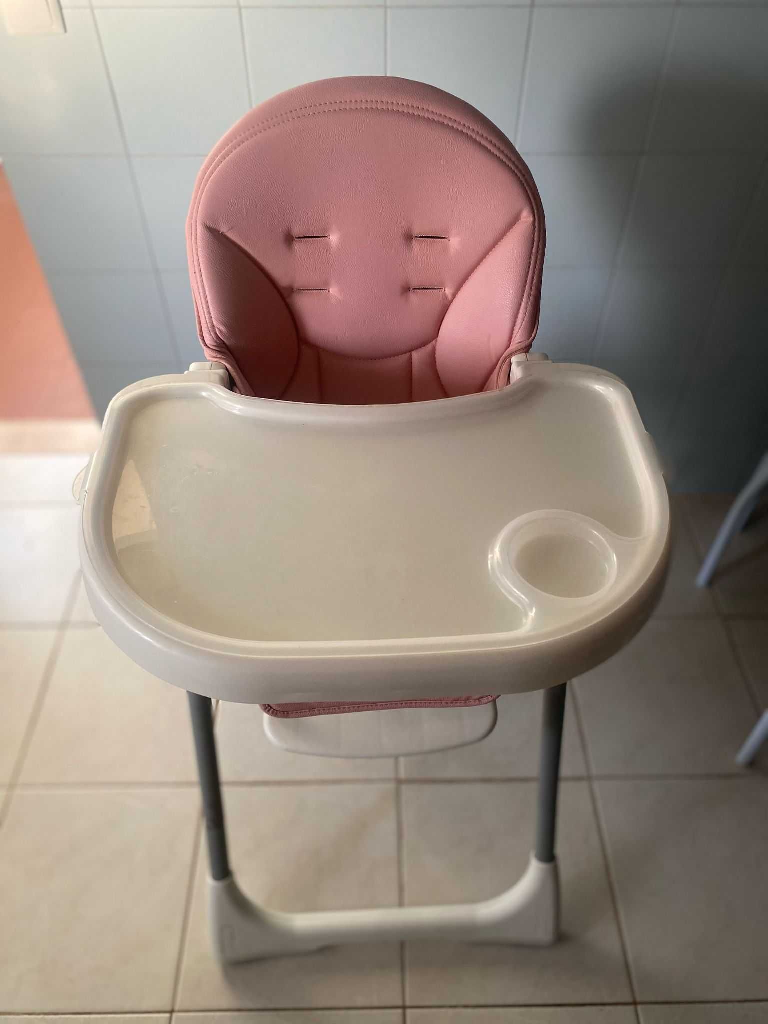 Cadeira de refeição ajustável e dobrável para bebé