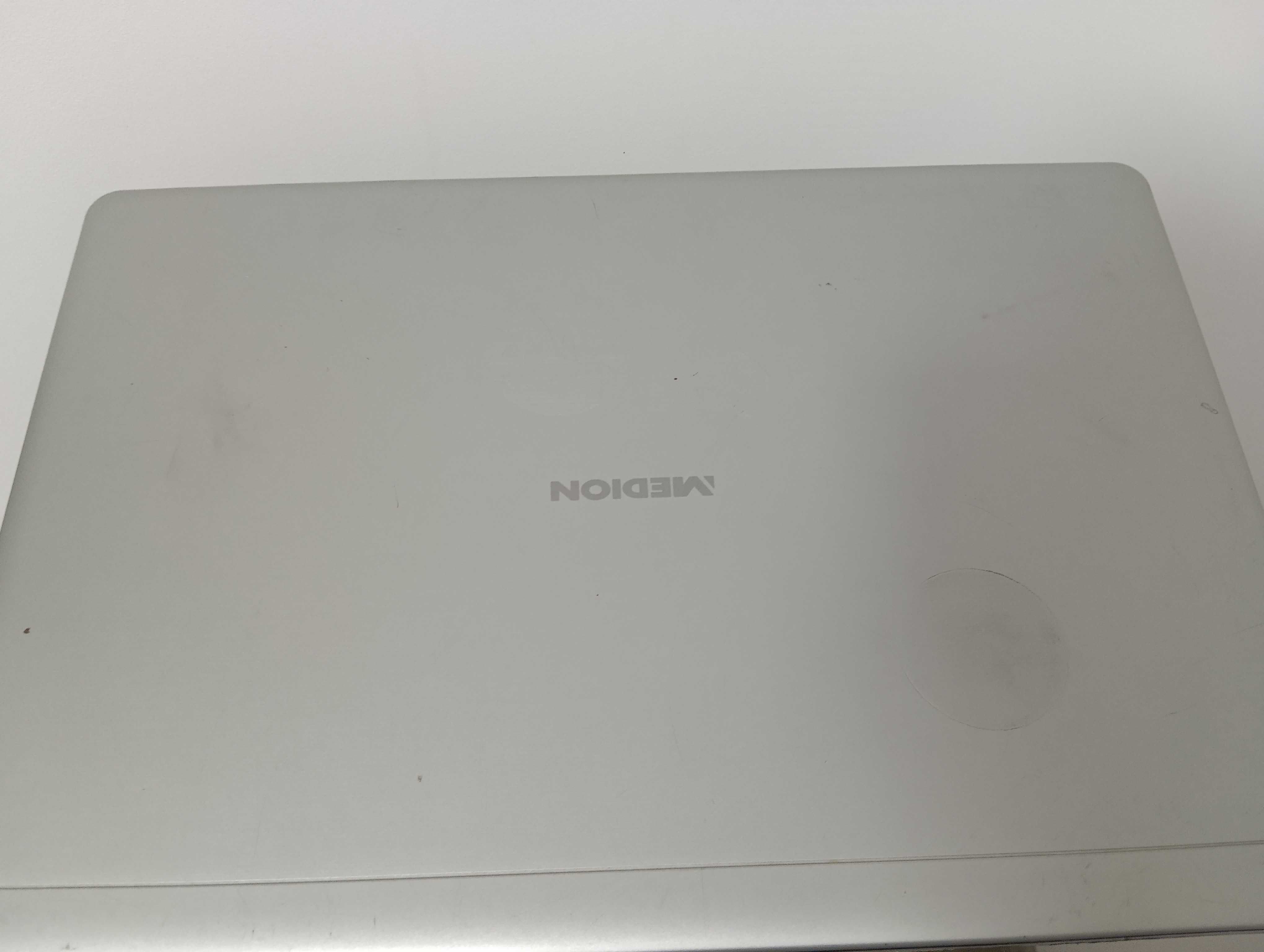 Ноутбук medion e6422
