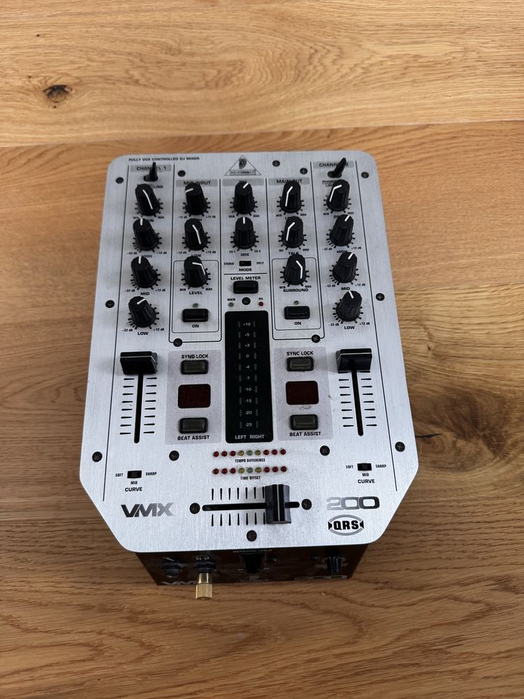 Mixer Behringer VMX200