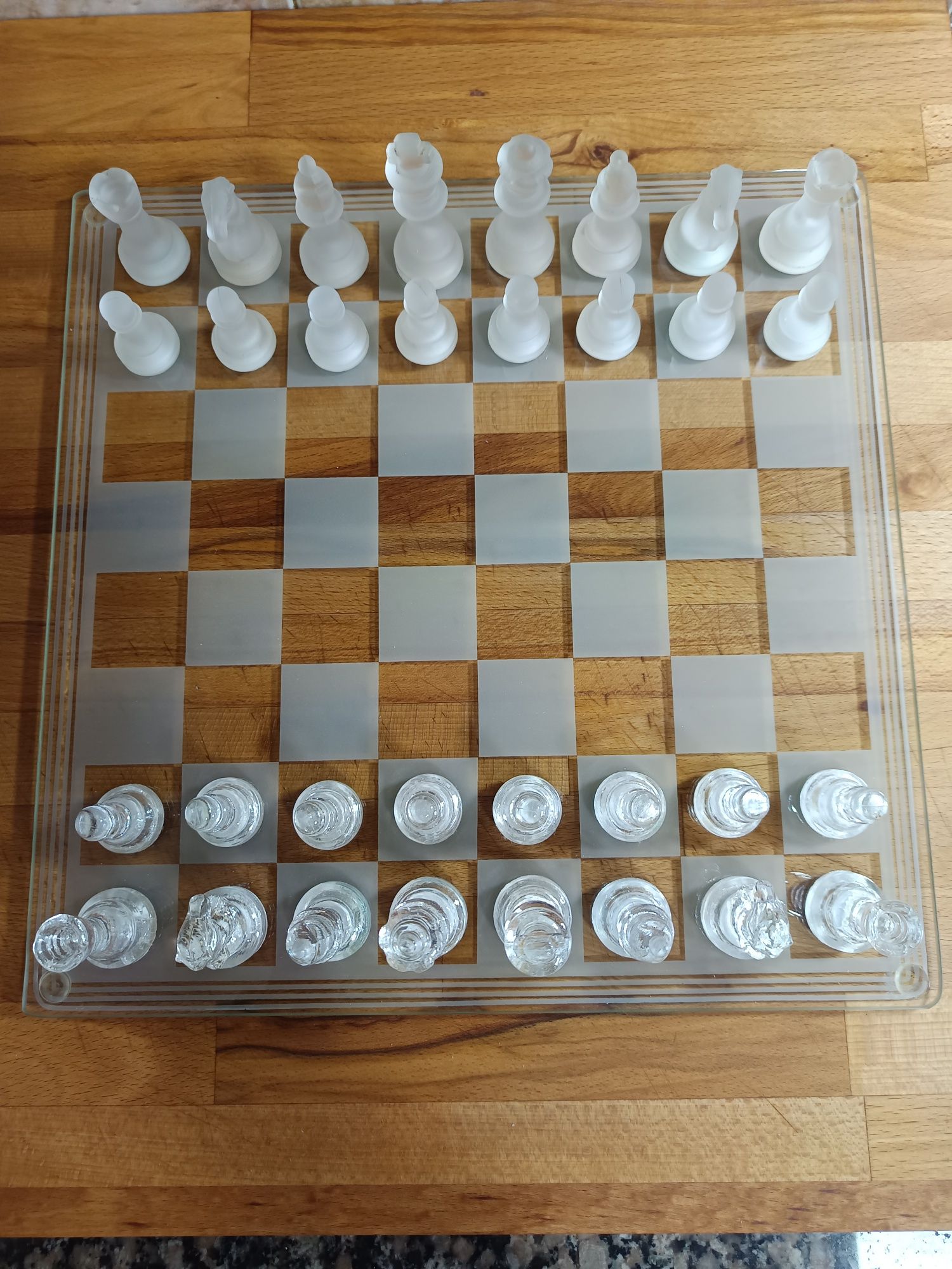 Jogo de xadrez em vidro