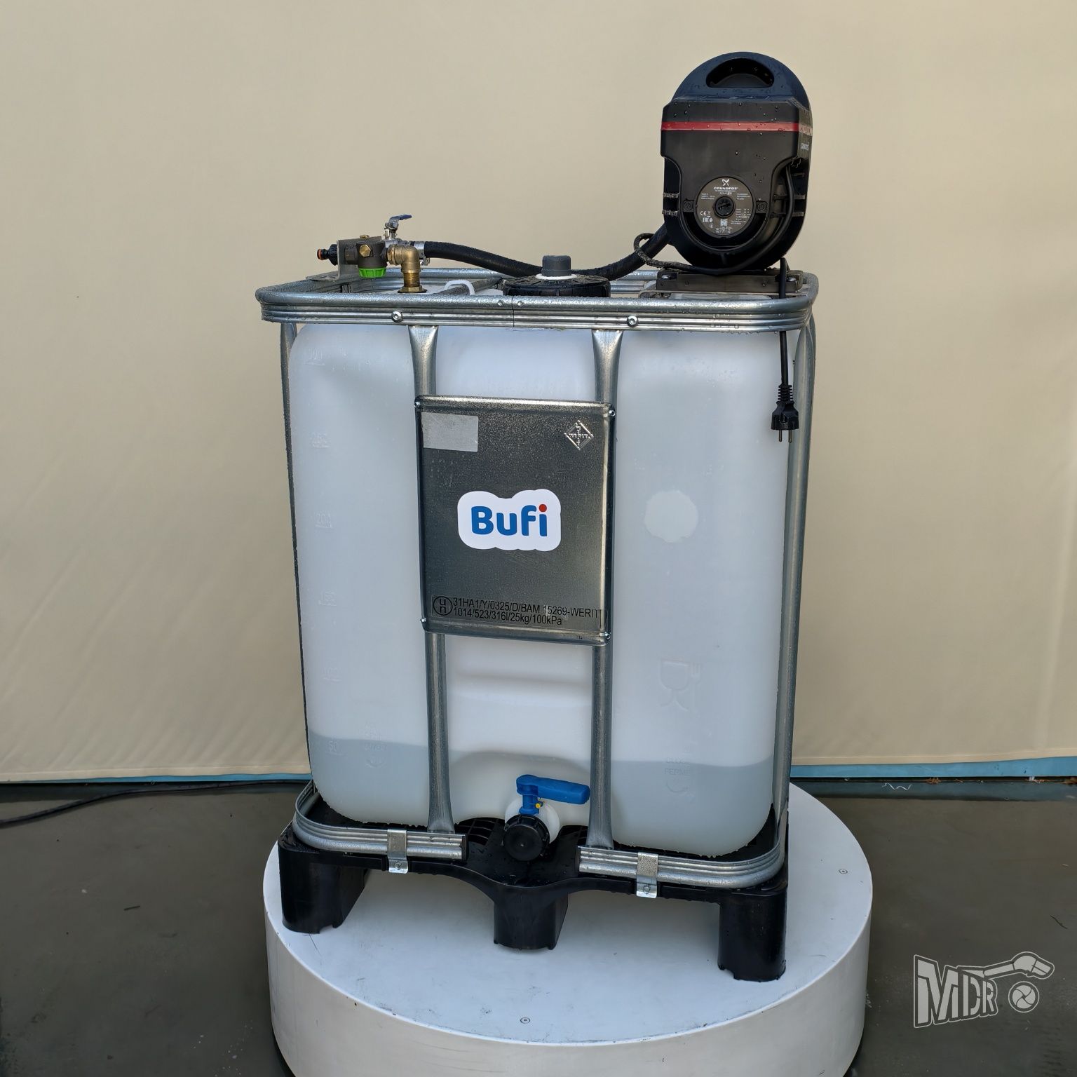 BUFI 300 L zbiornik na wodę + Pompa Grundfos