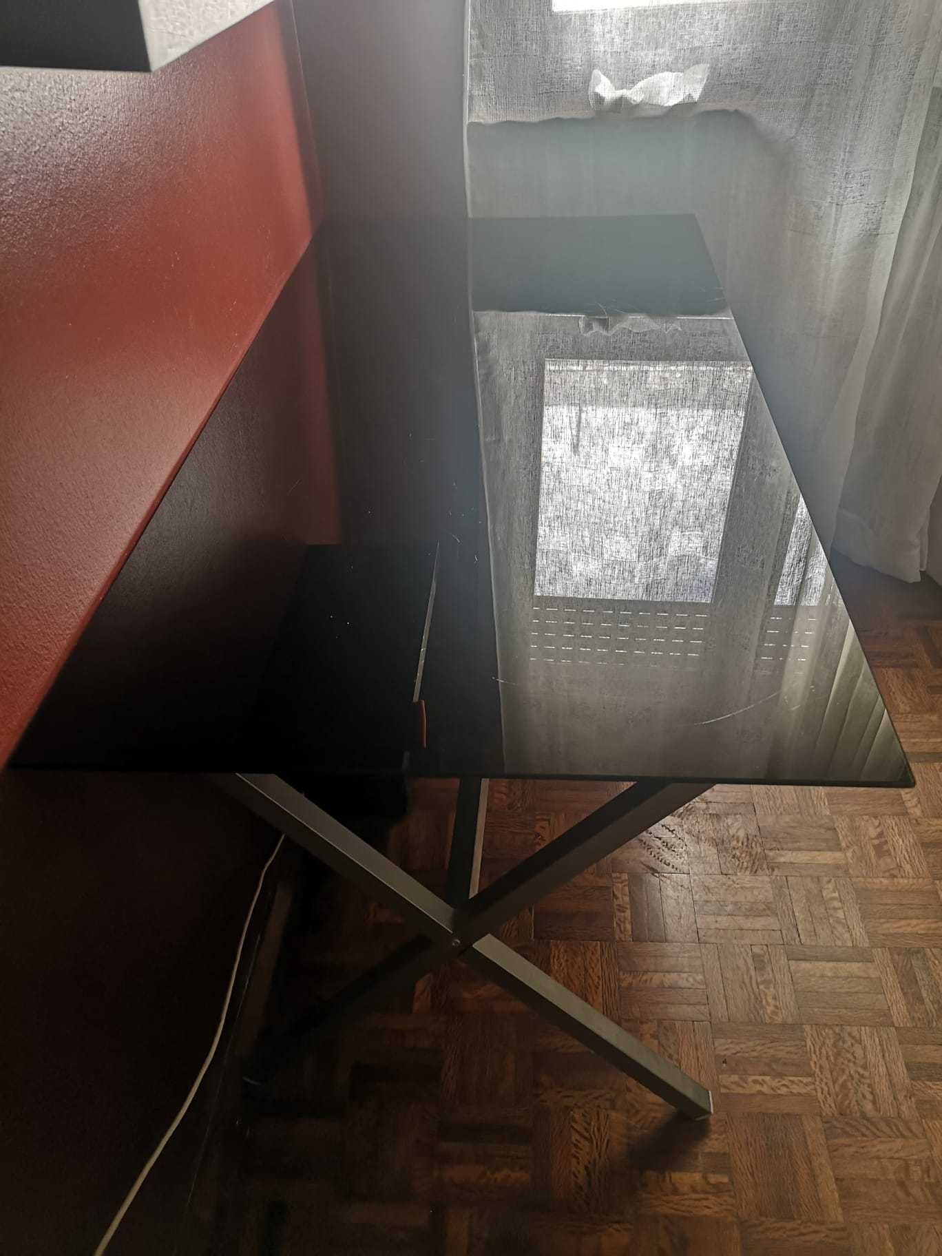 Mesa ou Secretária com tampo de vidro fumado 140x70x70