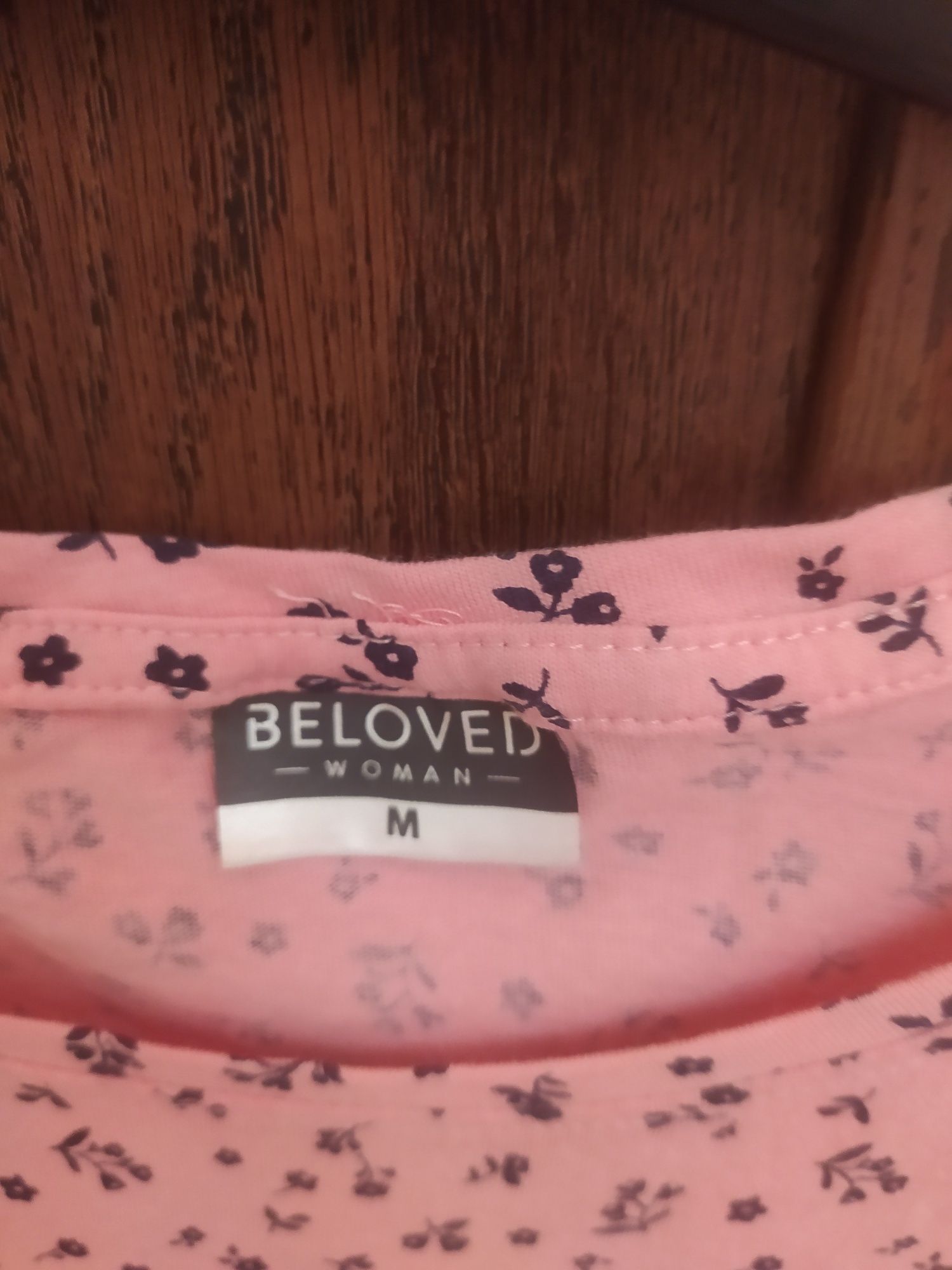 T-shirt koszulka bawełniana elastyczna bluzka w kwiaty r 38 M Beloved