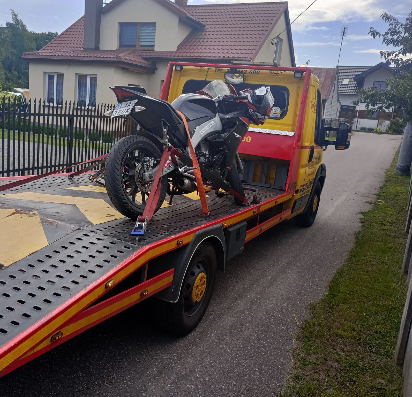 Pomoc drogowa Kermit Garage holowanie autolaweta laweta transport masz