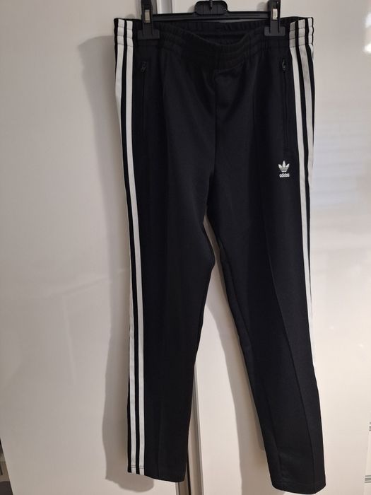 Spodnie sportowe adidas. S.