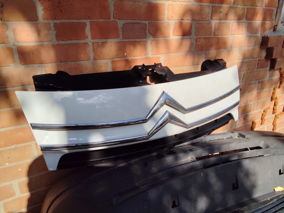 Решетка радиатора citroën jumpy 2007-2016 Сітроен