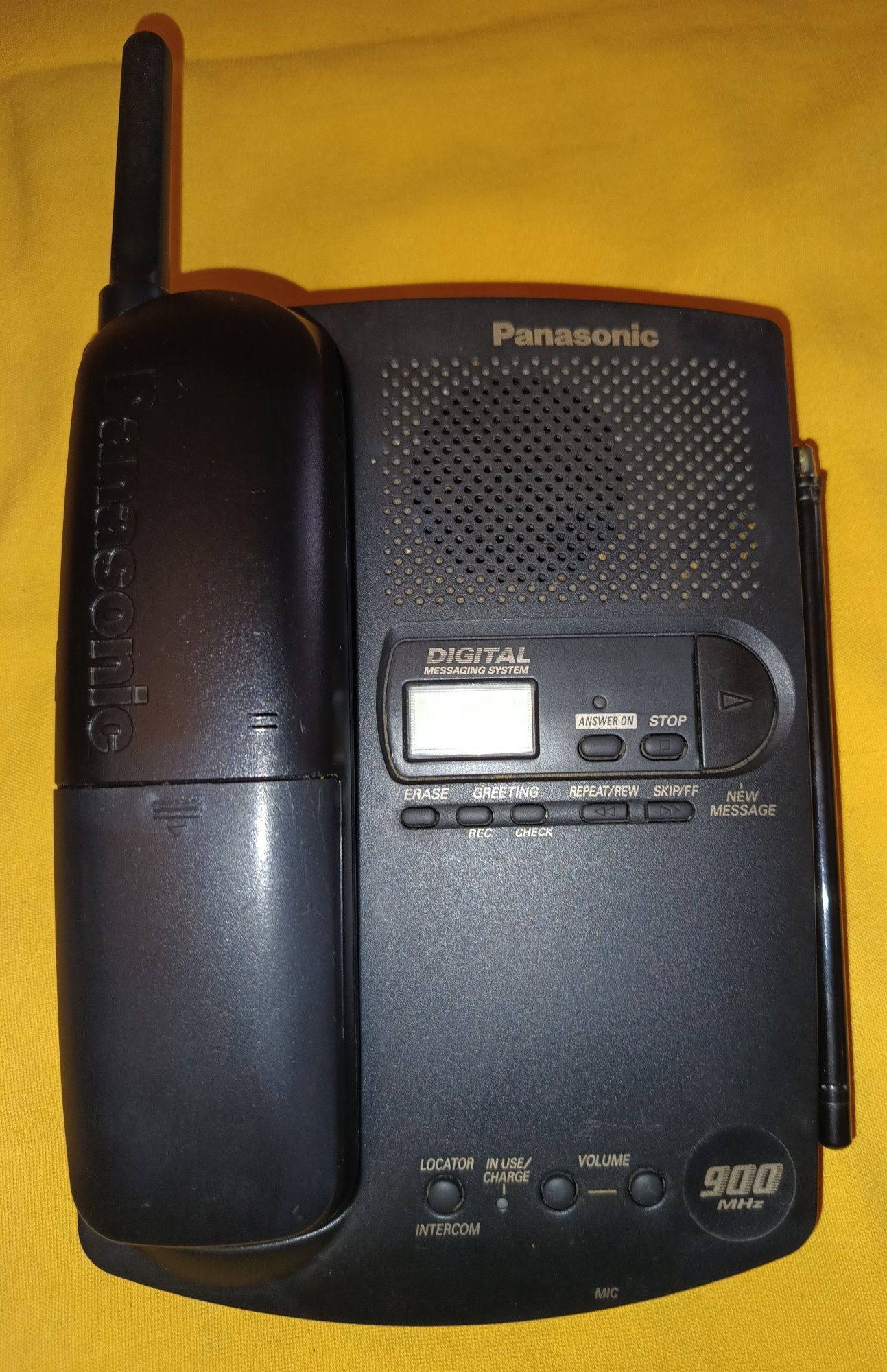 Радиотелефон стационарный кнопочный Panasonic.