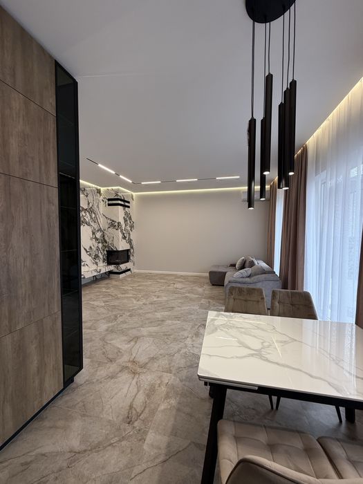 Продаж стильного котеджу з дизайнерським ремонтом 3 кімнати | Камін |