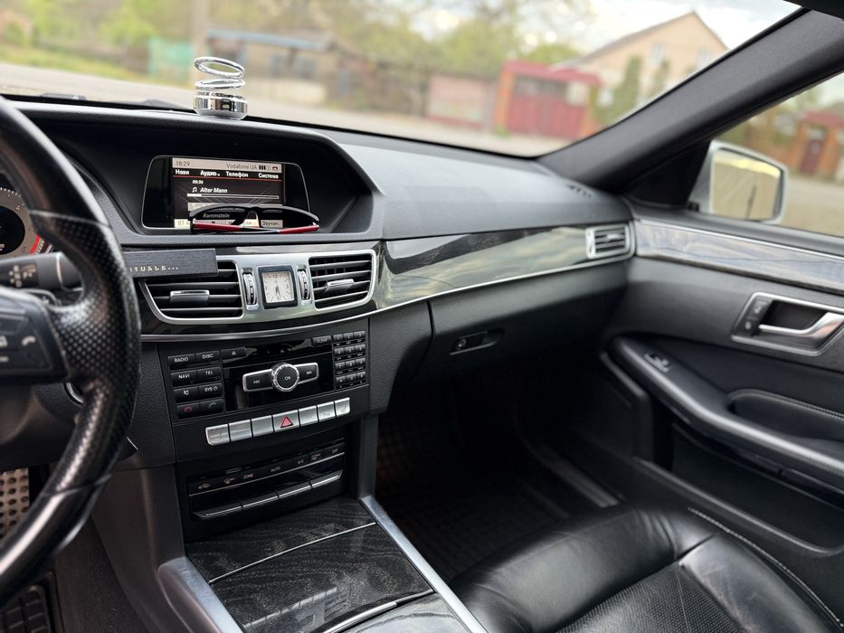 Mercedes Benz E class W212 FL