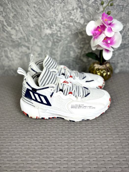 Adidas Dame 7 кроссовки 44 размер баскетбольные белые