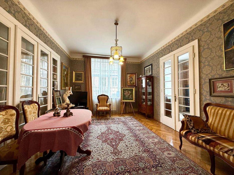 Продаж 4 кім. квартири вул. Стецька Центр Львова