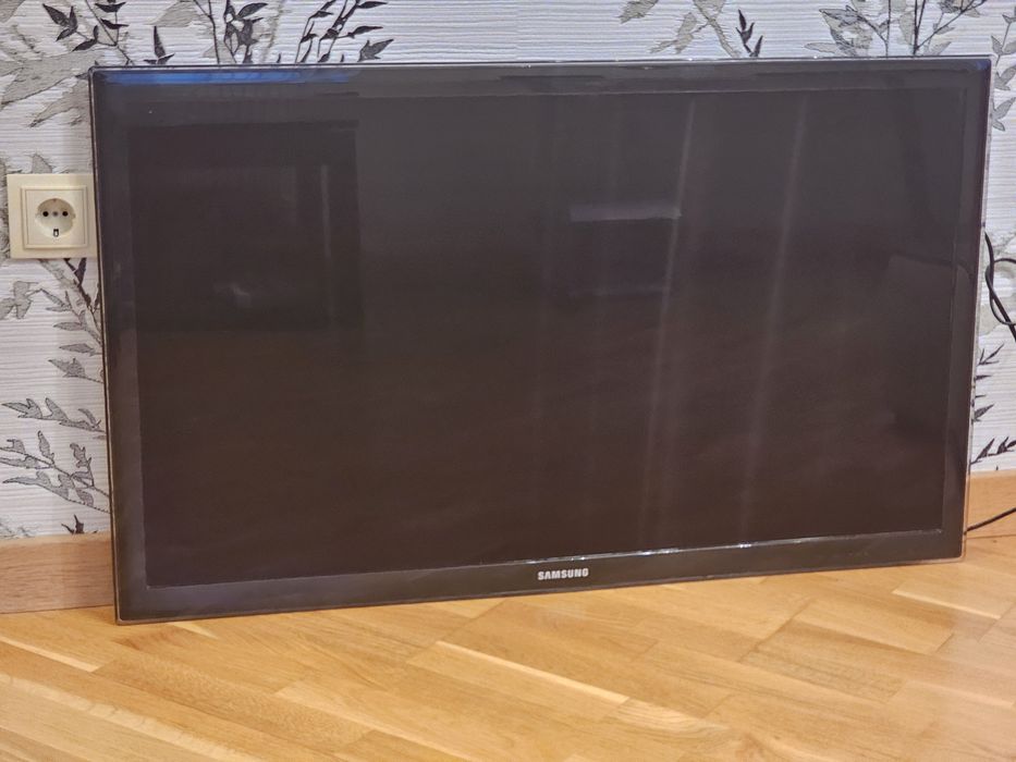 Телевізор Samsung UE40D5500 | 40 дюймів( без  SmartTV)