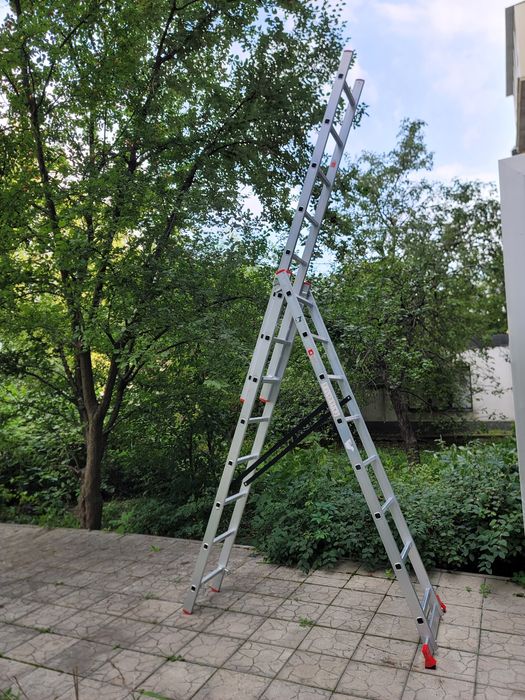 Лестницы стремянки Трехсекционные , Трансформеры Алюминиевые