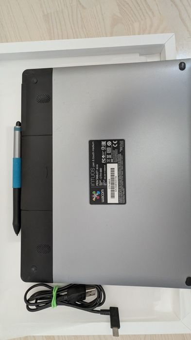 Графический планшет CTH-680 Intuos